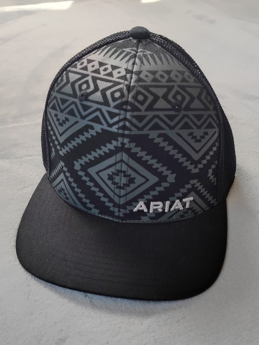 Ariat Black & Gray Aztec Print 110 Flex Fit Technology Snapback Hat